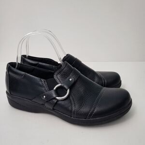 CLARKS Cheyn Fame Loafers Womens 7.5 Leather Shoes Black Slip On Metal Ring